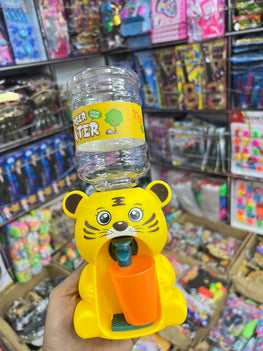 Water dispenser toy for kids